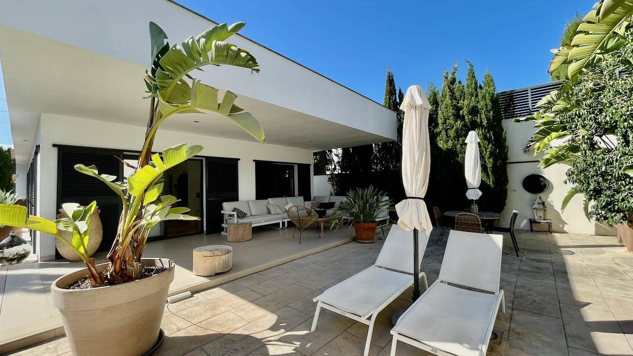 3 bedroom Villa for sale in Albir with pool - € 795,000 (Ref: 9810904)