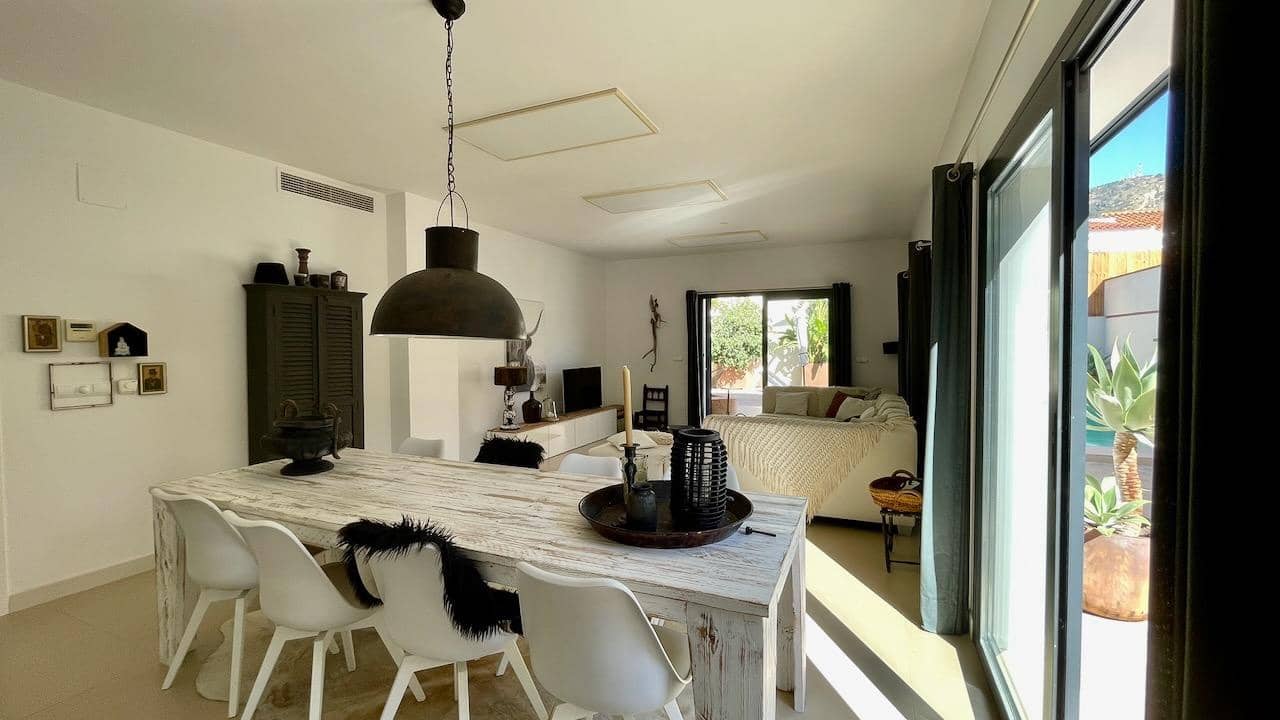3 bedroom Villa for sale in Albir with pool - € 795,000 (Ref: 9810904)