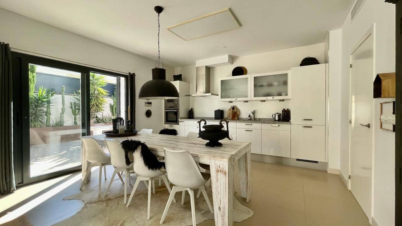 3 bedroom Villa for sale in Albir with pool - € 795,000 (Ref: 9810904)