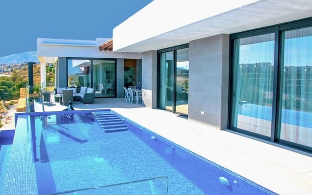 Chalet de 5 habitaciones en Finestrat Pueblo, Finestrat en venta con piscina garaje - 1.630.000 € (Ref: 9834992)
