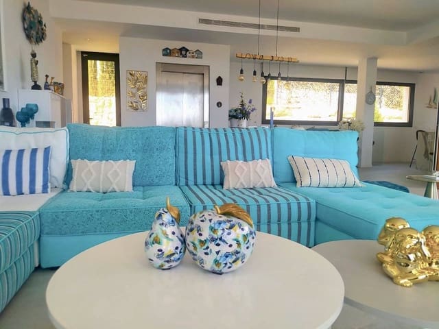 Chalet de 5 habitaciones en Finestrat Pueblo, Finestrat en venta con piscina garaje - 1.630.000 € (Ref: 9834992)
