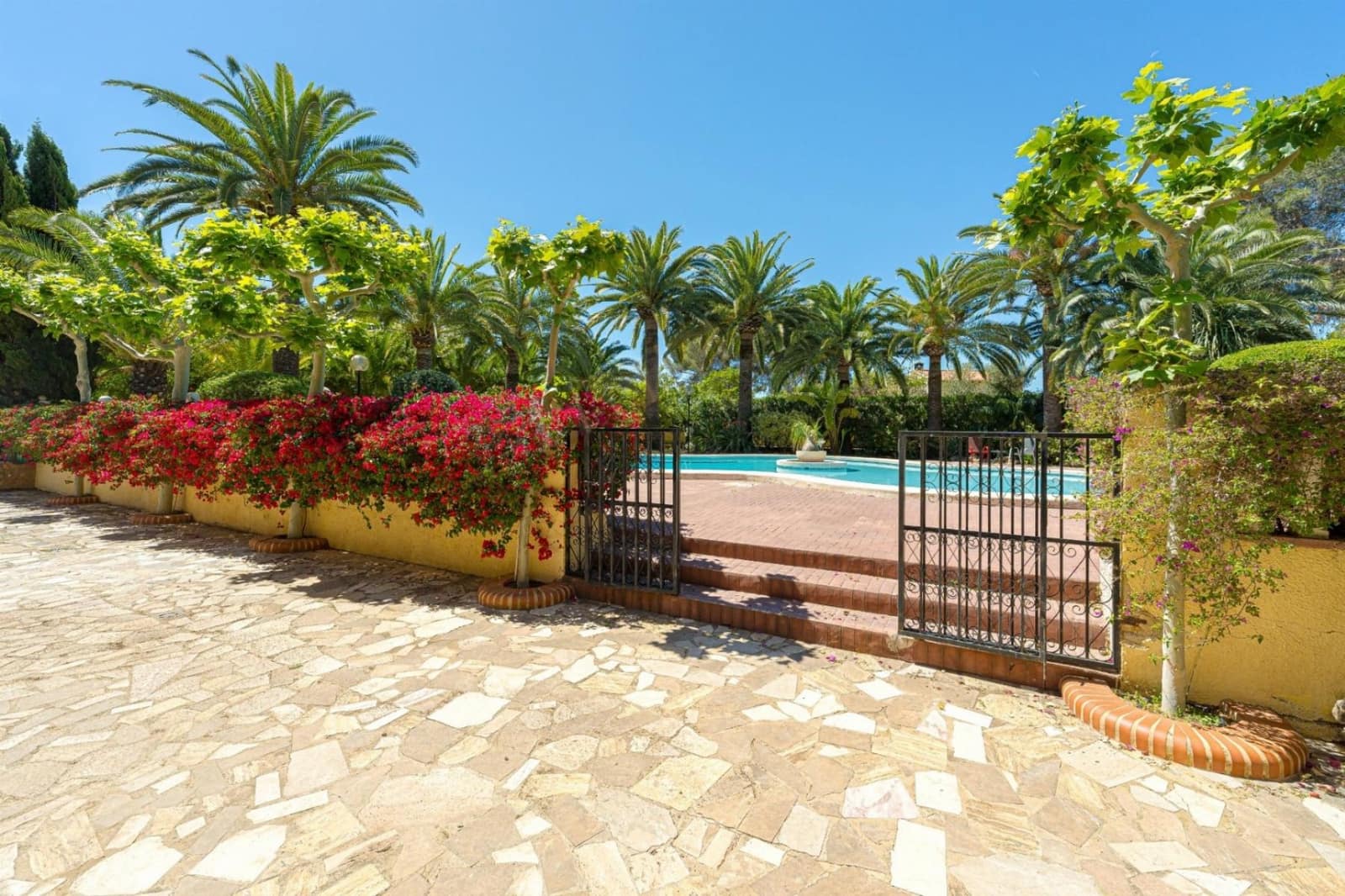 7 soveværelse Finca/Landehus til salg i Alfaz del Pi / L'Alfas del Pi med swimmingpool garage - € 1.049.900 (Ref: 9834993)