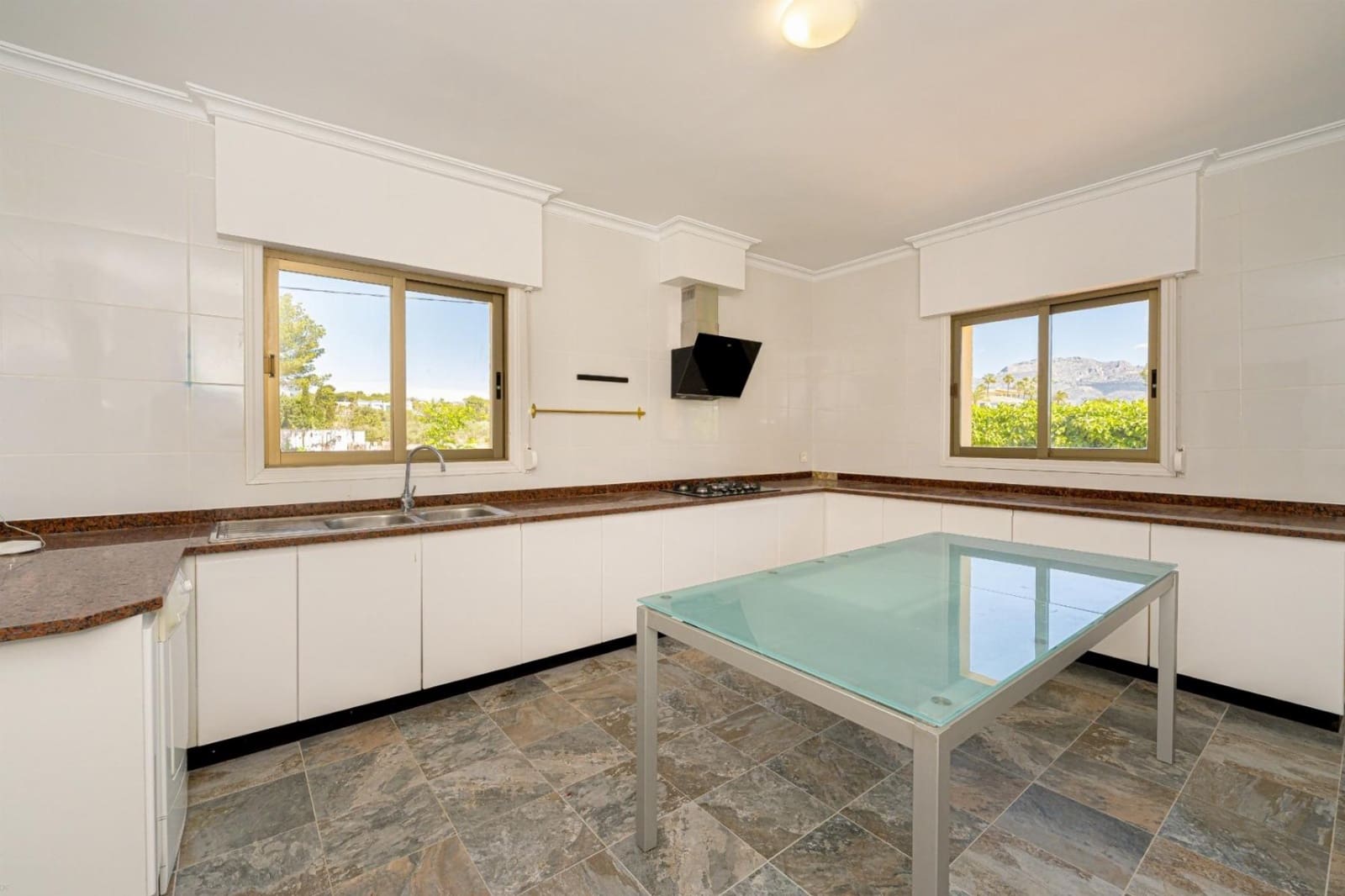 7 soveværelse Finca/Landehus til salg i Alfaz del Pi / L'Alfas del Pi med swimmingpool garage - € 1.049.900 (Ref: 9834993)