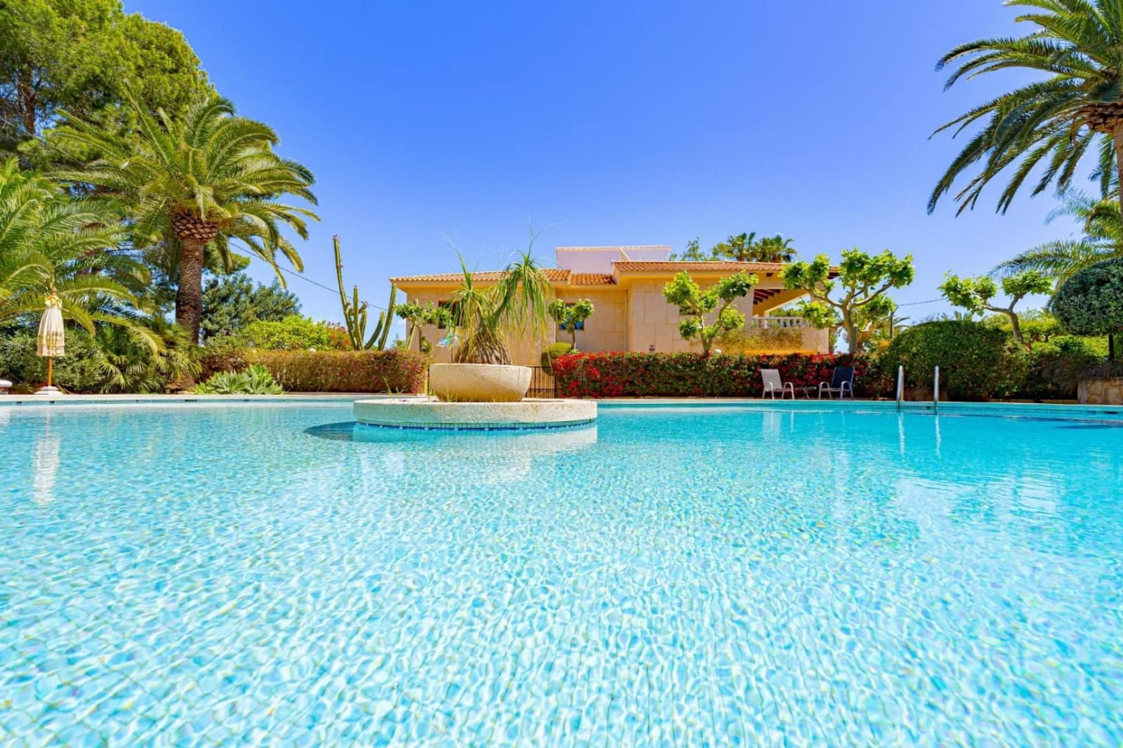 7 soveværelse Finca/Landehus til salg i Alfaz del Pi / L'Alfas del Pi med swimmingpool garage - € 1.049.900 (Ref: 9834993)