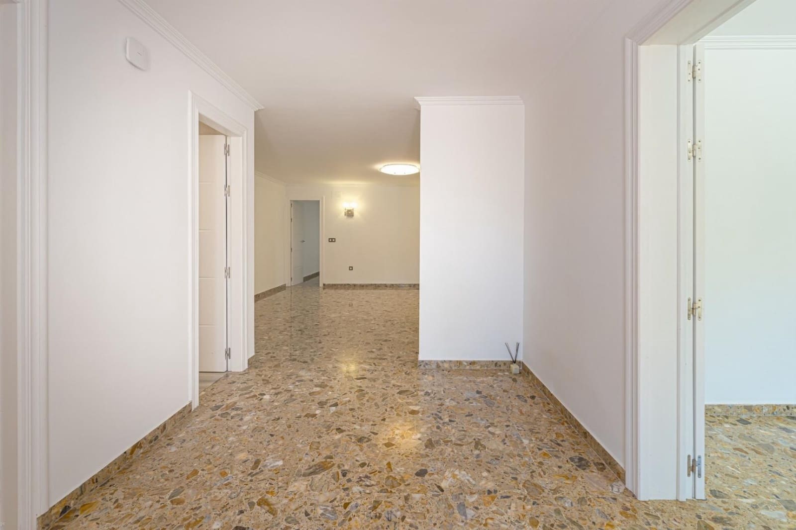 7 soveværelse Finca/Landehus til salg i Alfaz del Pi / L'Alfas del Pi med swimmingpool garage - € 1.049.900 (Ref: 9834993)
