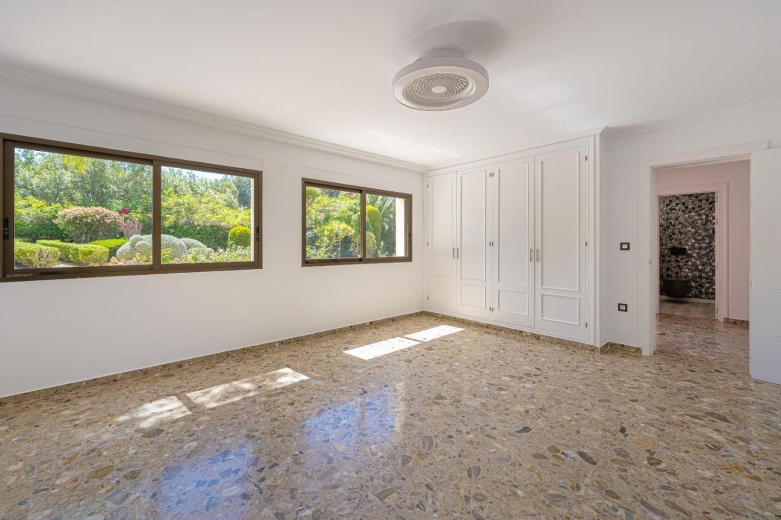 7 soveværelse Finca/Landehus til salg i Alfaz del Pi / L'Alfas del Pi med swimmingpool garage - € 1.049.900 (Ref: 9834993)