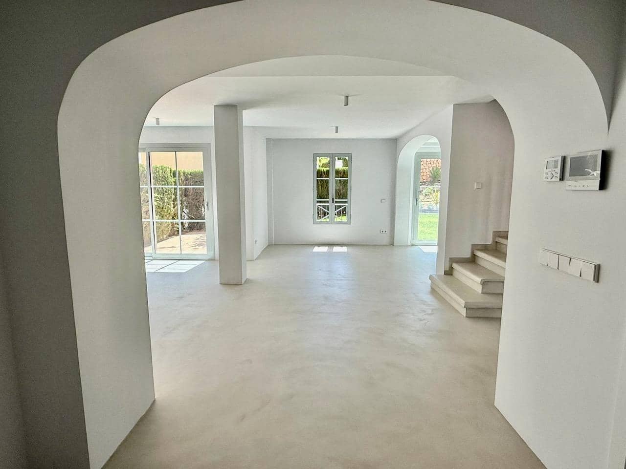 5 soveværelse Semi-Rækkehus til salg i Finestrat med swimmingpool - € 895.000 (Ref: 9946847)