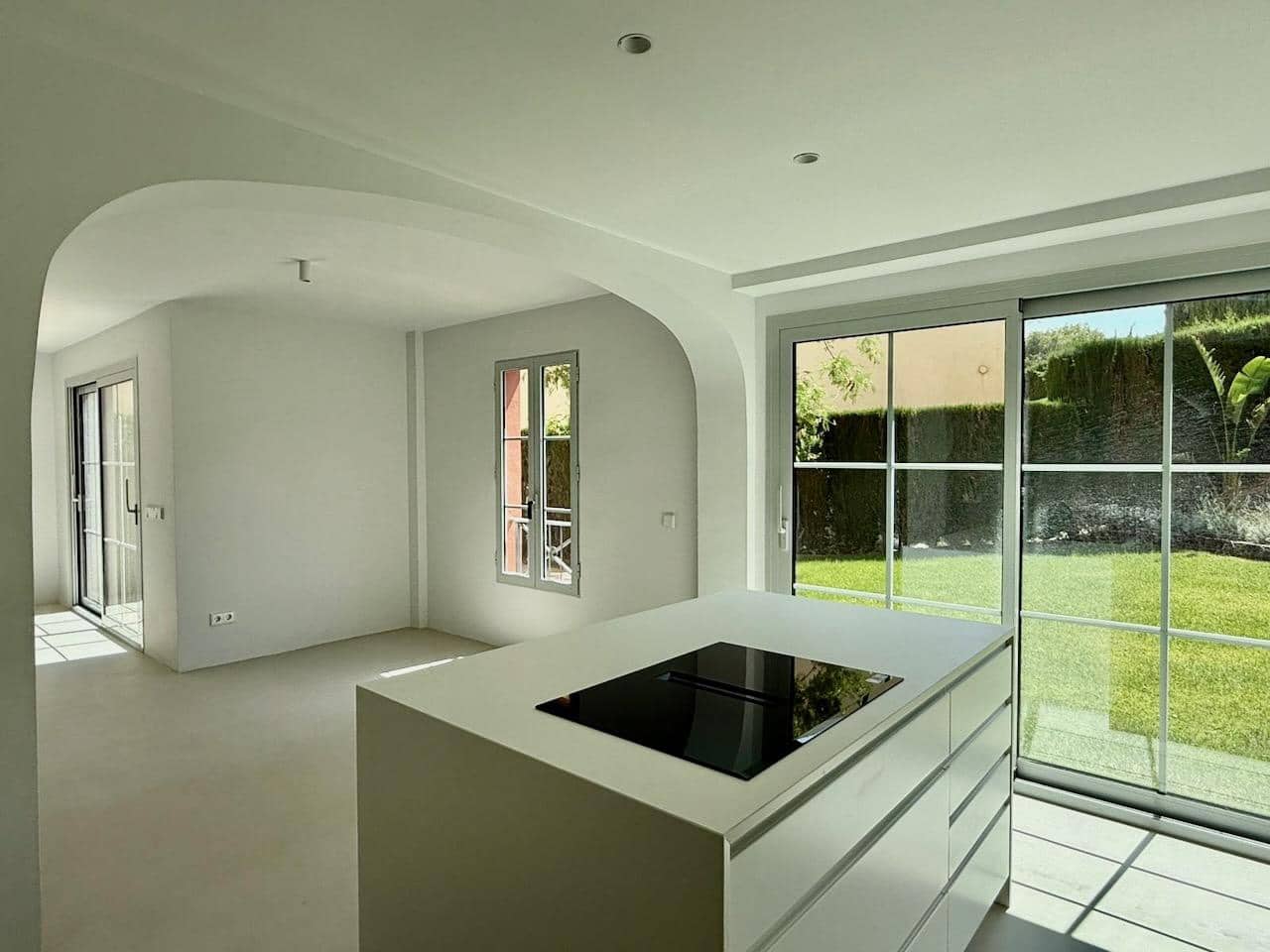 5 soveværelse Semi-Rækkehus til salg i Finestrat med swimmingpool - € 895.000 (Ref: 9946847)