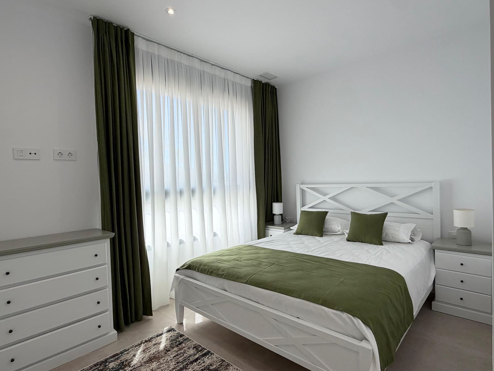 2 slaapkamer Appartement te huur in Finestrat met zwembad garage - € 2.500 (Ref: 10100148)