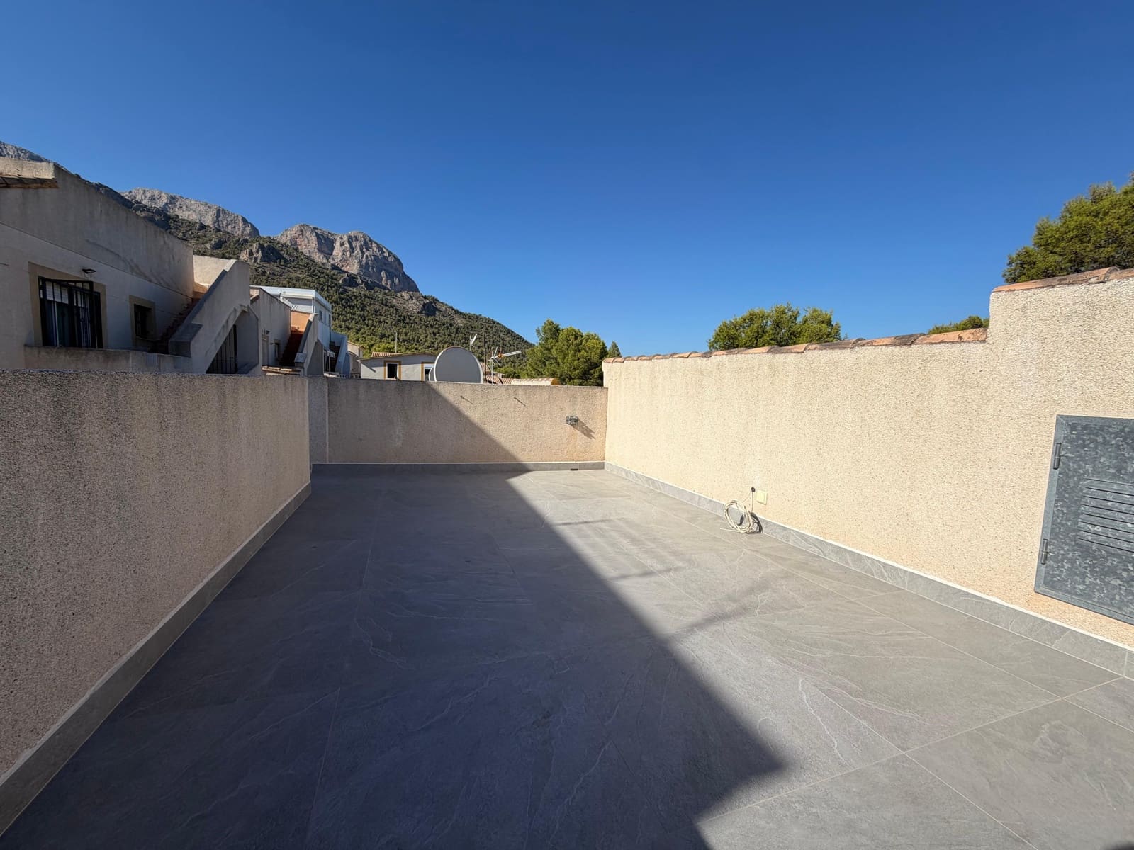 2 bedroom Bungalow for rent in Polop with pool - € 850 (Ref: 10115664)