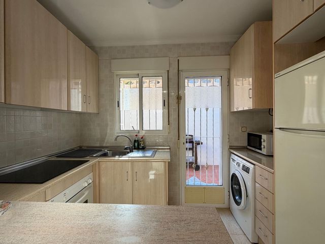Bungalow de 2 habitaciones en Polop en alquiler con piscina - 850 € (Ref: 10115664)