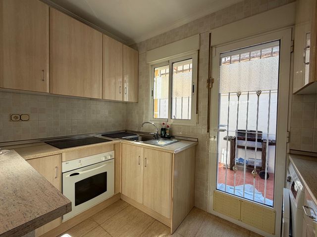 Bungalow de 2 habitaciones en Polop en alquiler con piscina - 850 € (Ref: 10115664)
