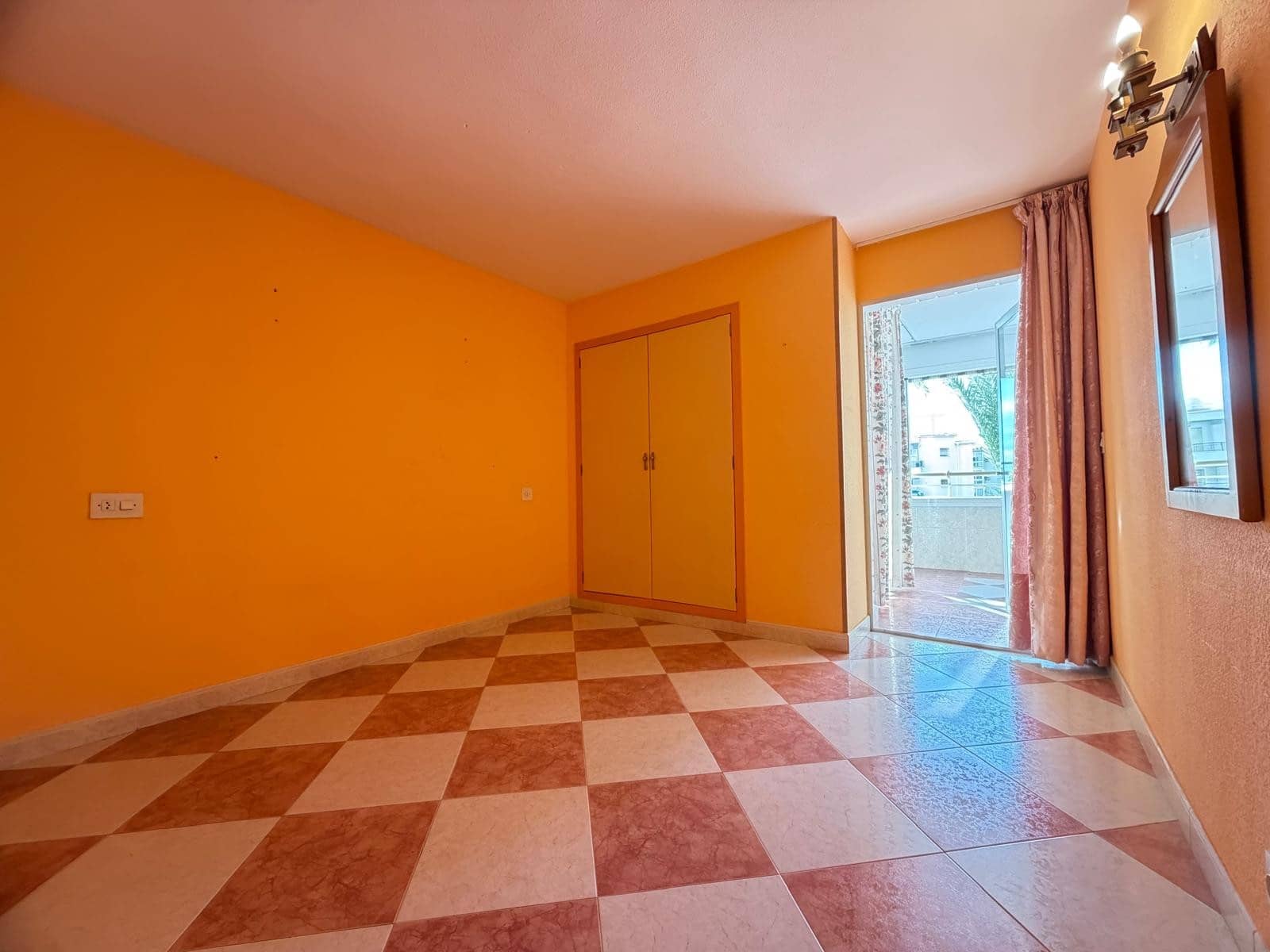 3 bedroom Apartment for sale in Benidorm with pool garage - € 598,000 (Ref: 10186710)