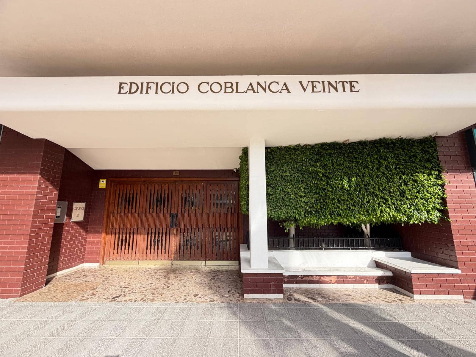 3 bedroom Apartment for sale in Benidorm with pool garage - € 598,000 (Ref: 10186710)
