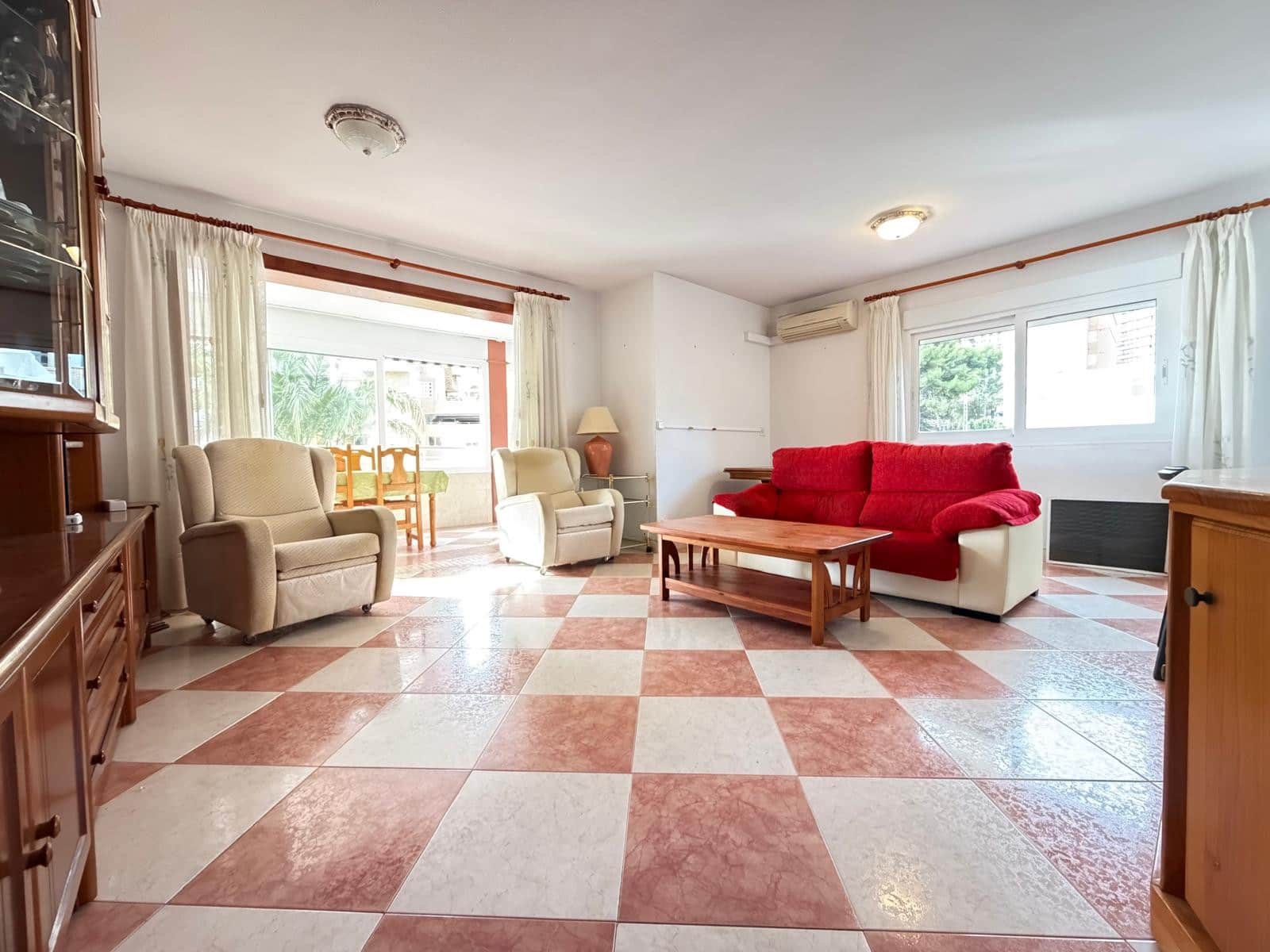 3 bedroom Apartment for sale in Benidorm with pool garage - € 598,000 (Ref: 10186710)