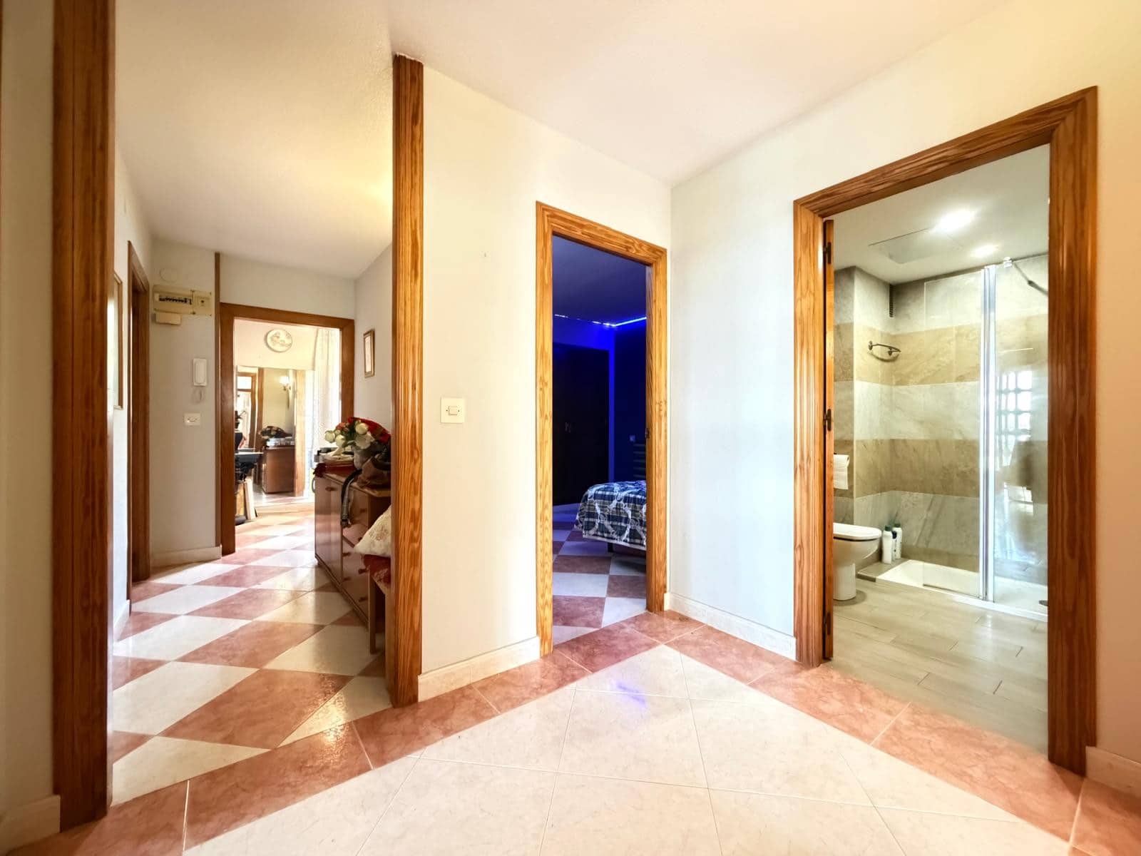 3 bedroom Apartment for sale in Benidorm with pool garage - € 598,000 (Ref: 10186710)