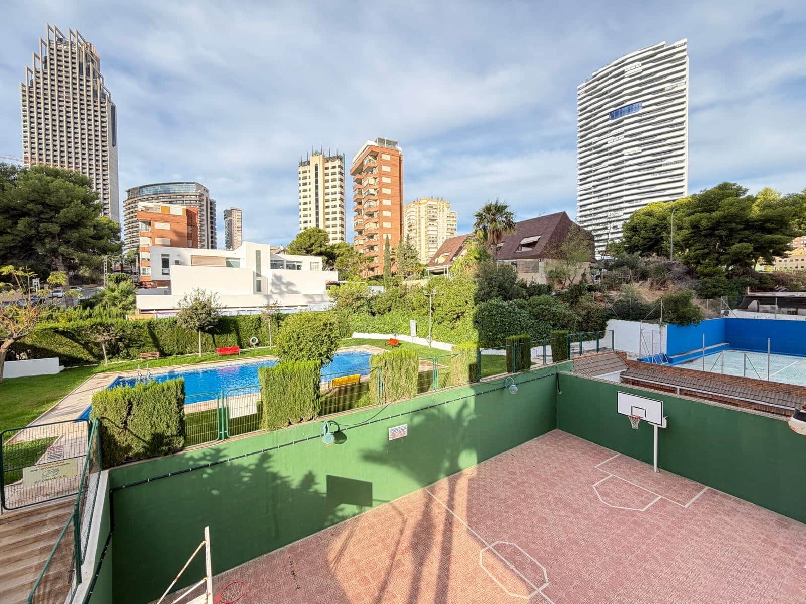 3 bedroom Apartment for sale in Benidorm with pool garage - € 598,000 (Ref: 10186710)