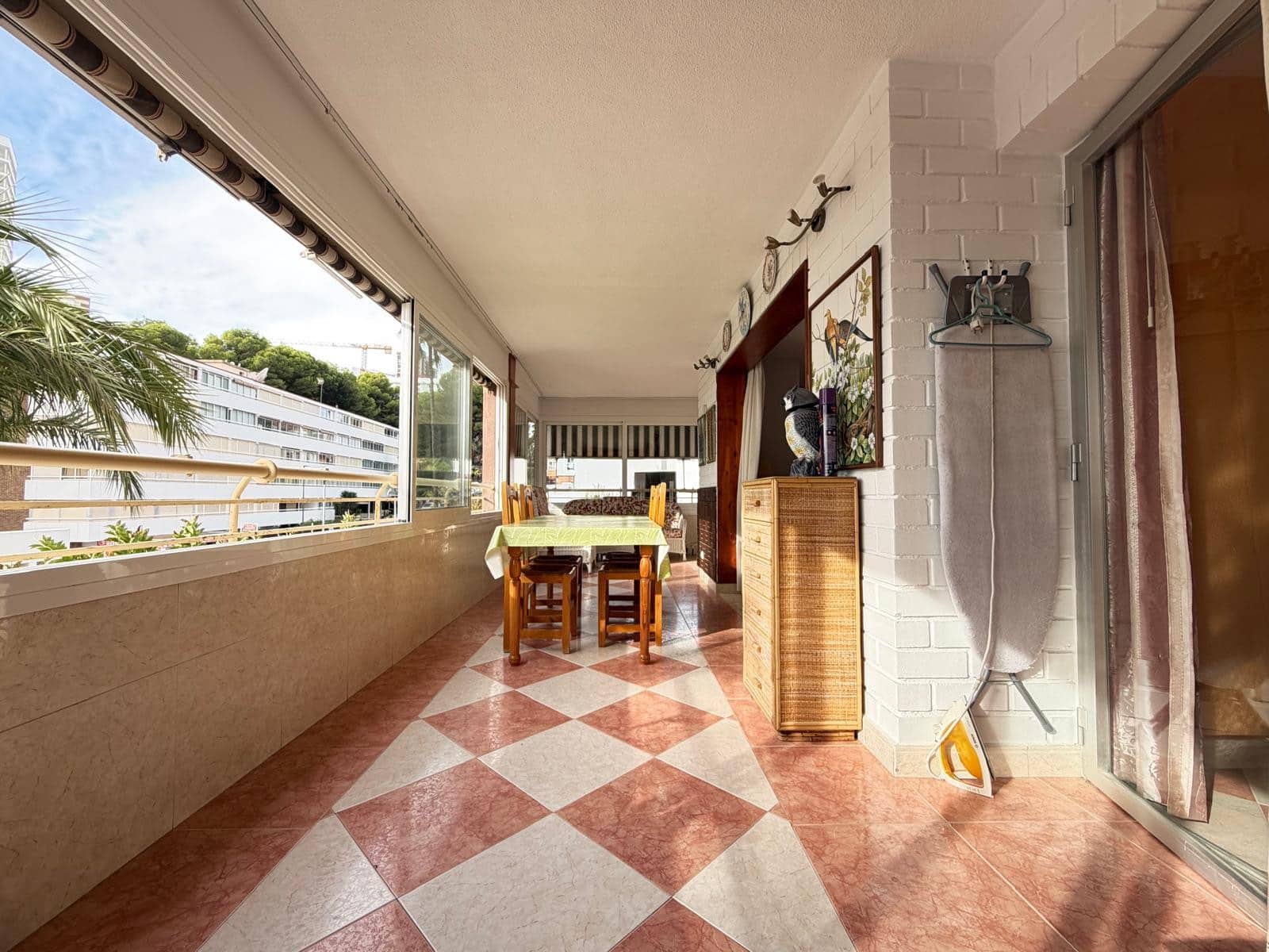 3 bedroom Apartment for sale in Benidorm with pool garage - € 598,000 (Ref: 10186710)