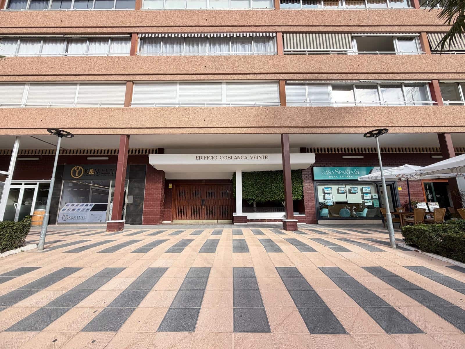 3 bedroom Apartment for sale in Benidorm with pool garage - € 598,000 (Ref: 10186710)