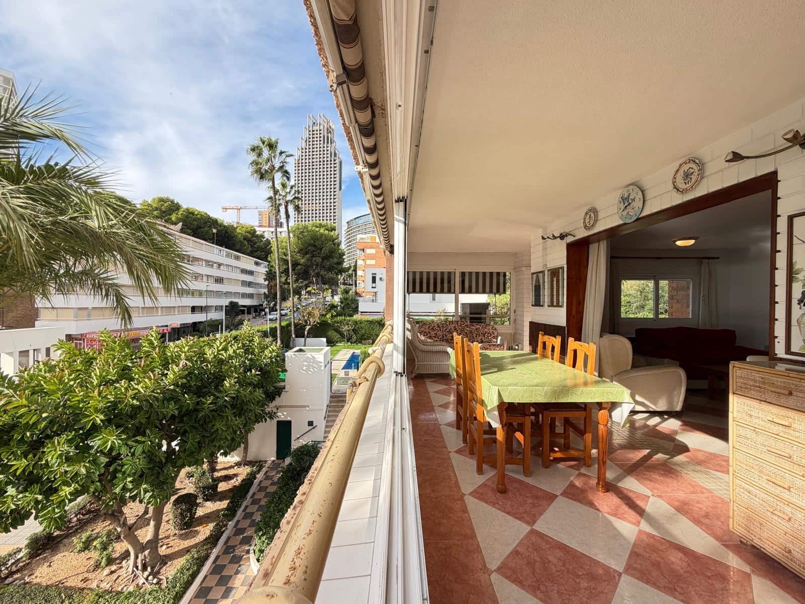 3 bedroom Apartment for sale in Benidorm with pool garage - € 598,000 (Ref: 10186710)