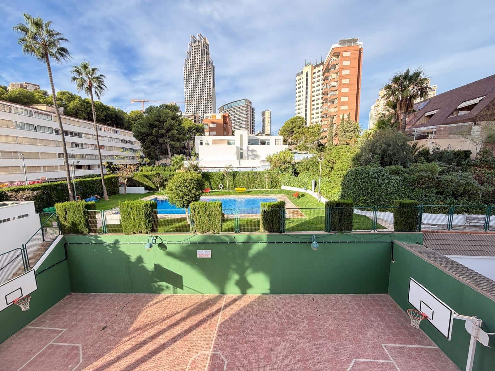 3 bedroom Apartment for sale in Benidorm with pool garage - € 598,000 (Ref: 10186710)