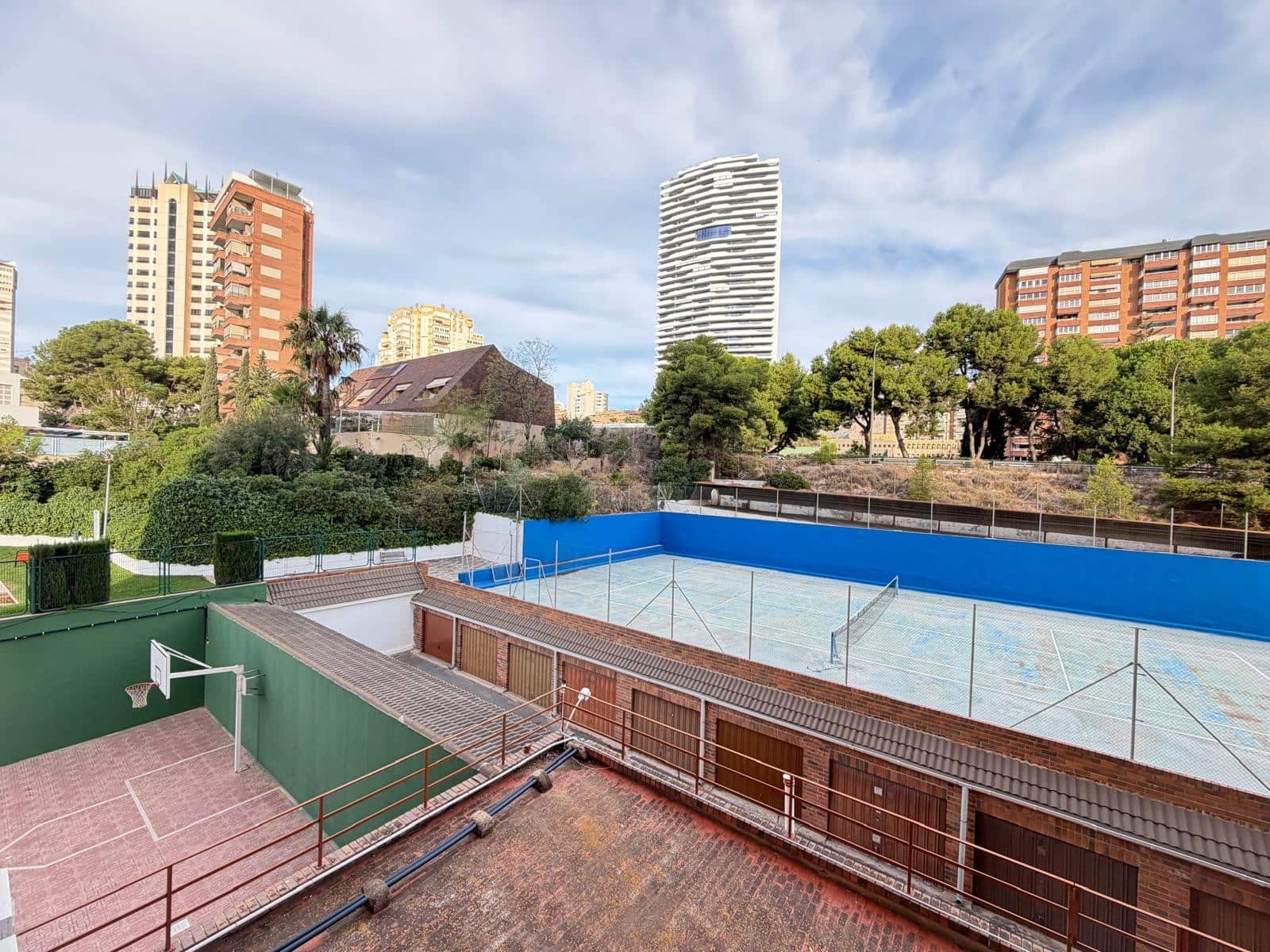 3 bedroom Apartment for sale in Benidorm with pool garage - € 598,000 (Ref: 10186710)