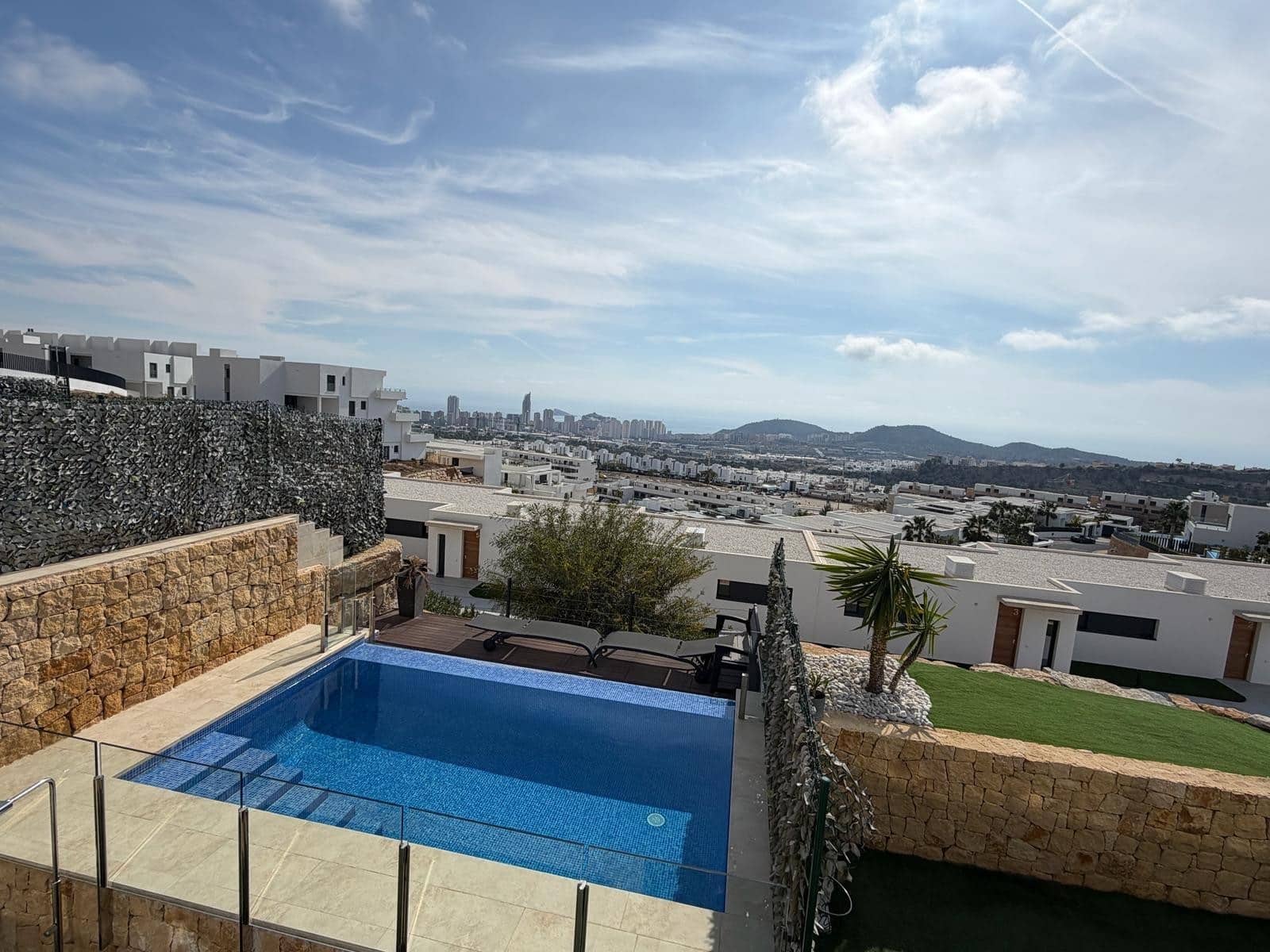 4 sypialnia Apartament na sprzedaż w Benidorm z basenem garażem - 580 000 € (Ref: 8931521)