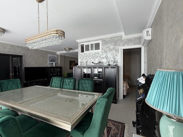 4 sypialnia Apartament na sprzedaż w Benidorm z basenem garażem - 580 000 € (Ref: 8931521)