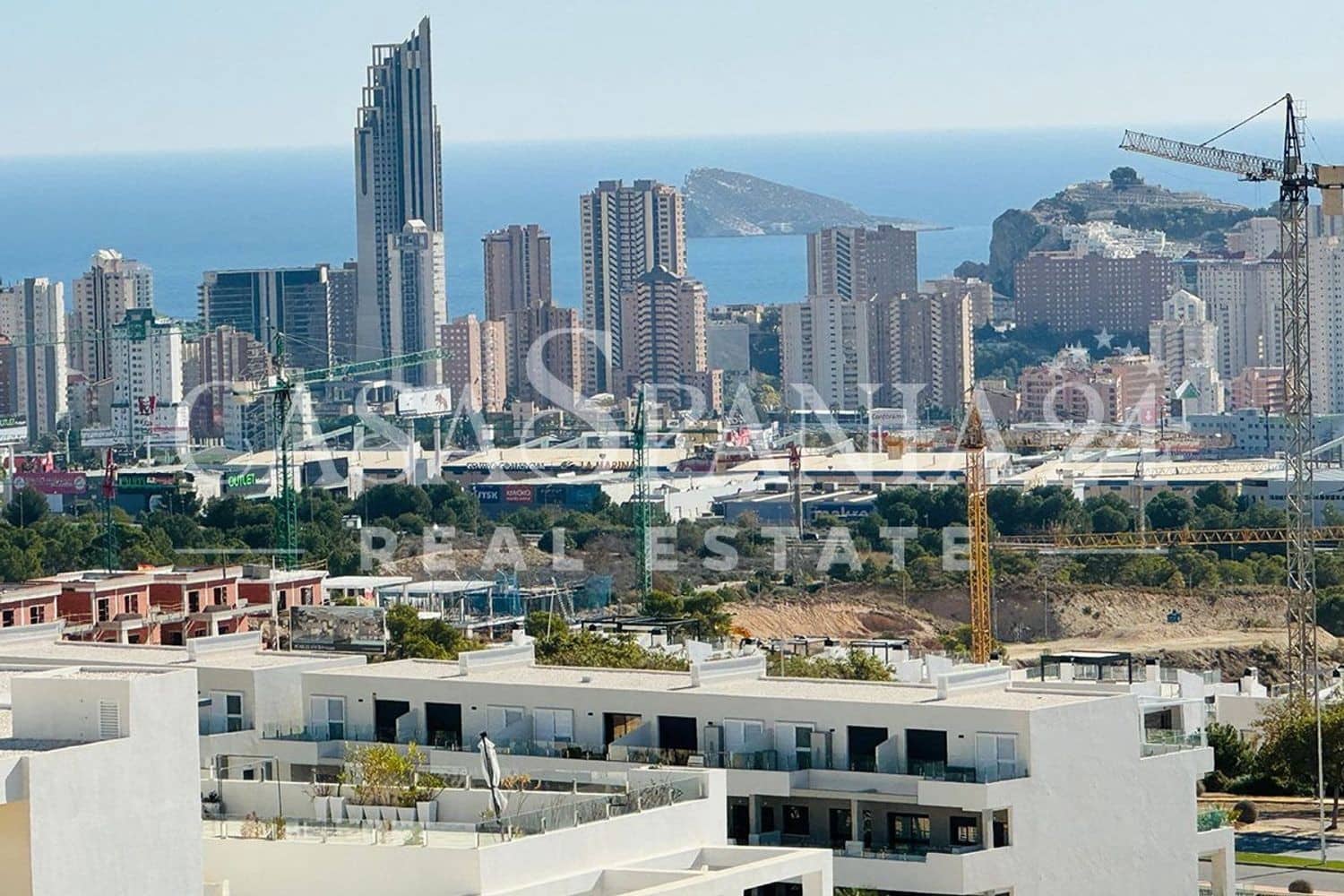 4 sypialnia Apartament na sprzedaż w Benidorm z basenem garażem - 580 000 € (Ref: 8931521)