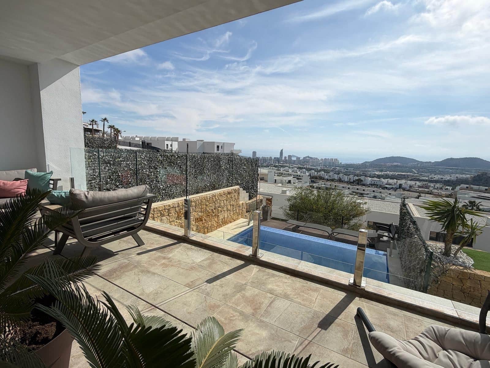 4 sypialnia Apartament na sprzedaż w Benidorm z basenem garażem - 580 000 € (Ref: 8931521)