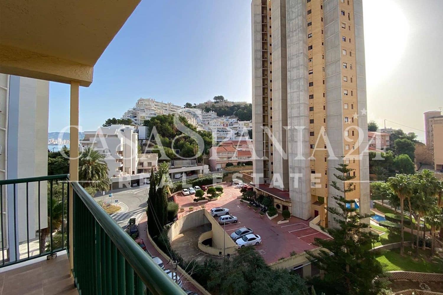 2 soverom Leilighet til salgs i Benidorm med svømmebasseng garasje - € 274 000 (Ref: 8941942)