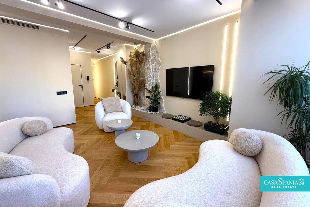 3 bedroom Flat for sale in Alicante / Alacant city - € 620,000 (Ref: 9002263)