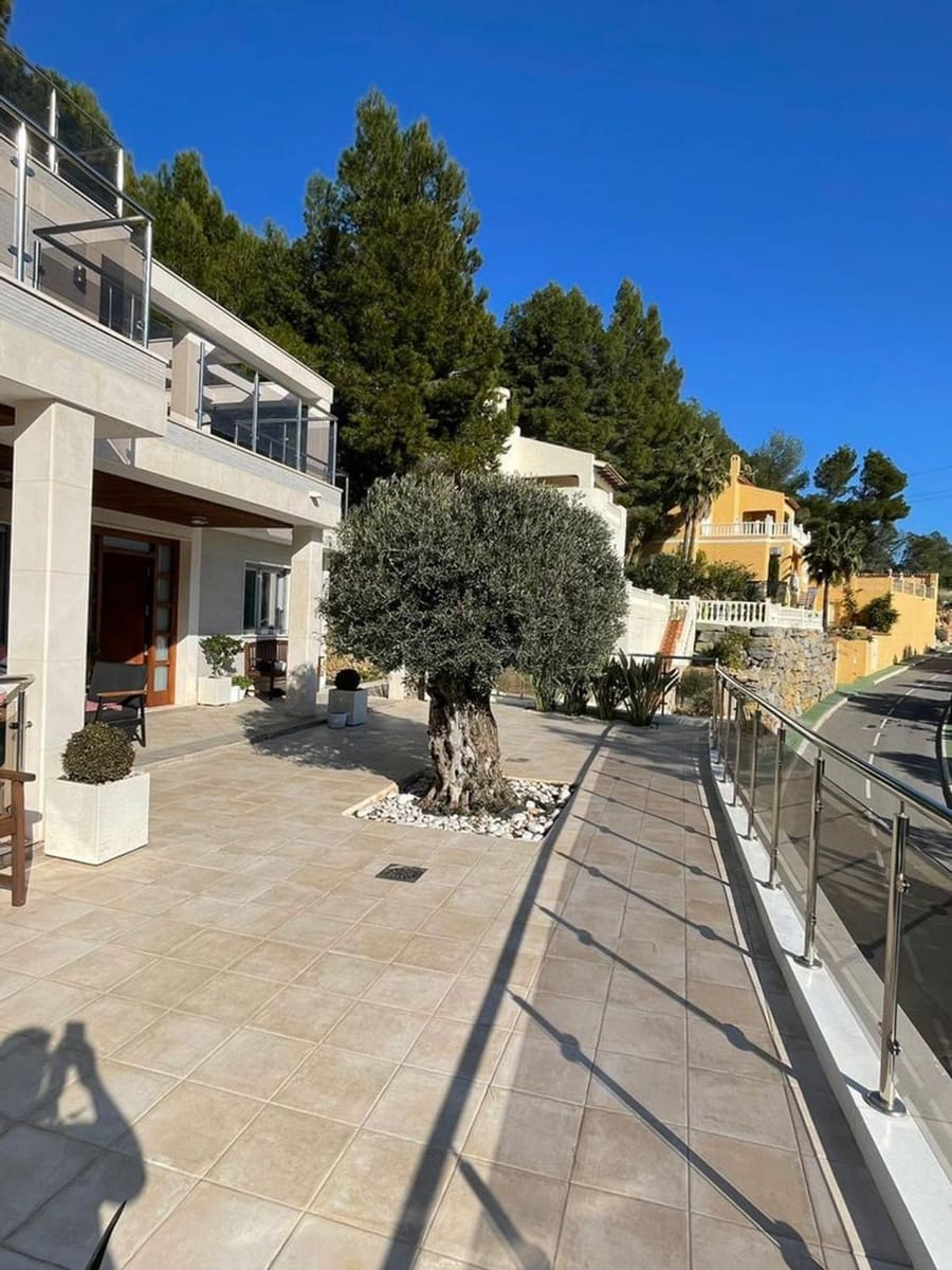 5 soverom Villa til salgs i Altea med svømmebasseng - € 1 350 000 (Ref: 9002266)