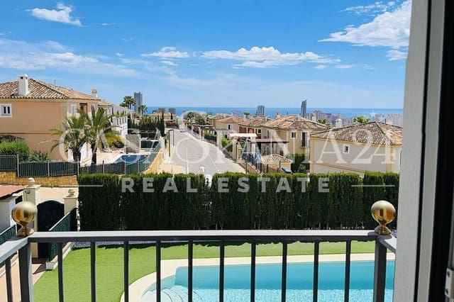 4 Zimmer Villa zu verkaufen in Finestrat mit Pool - 810.000 € (Ref: 9002272)