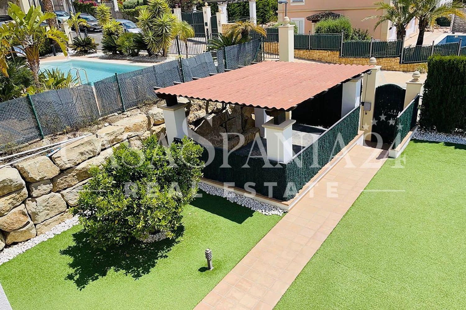 4 Zimmer Villa zu verkaufen in Finestrat mit Pool - 810.000 € (Ref: 9002272)