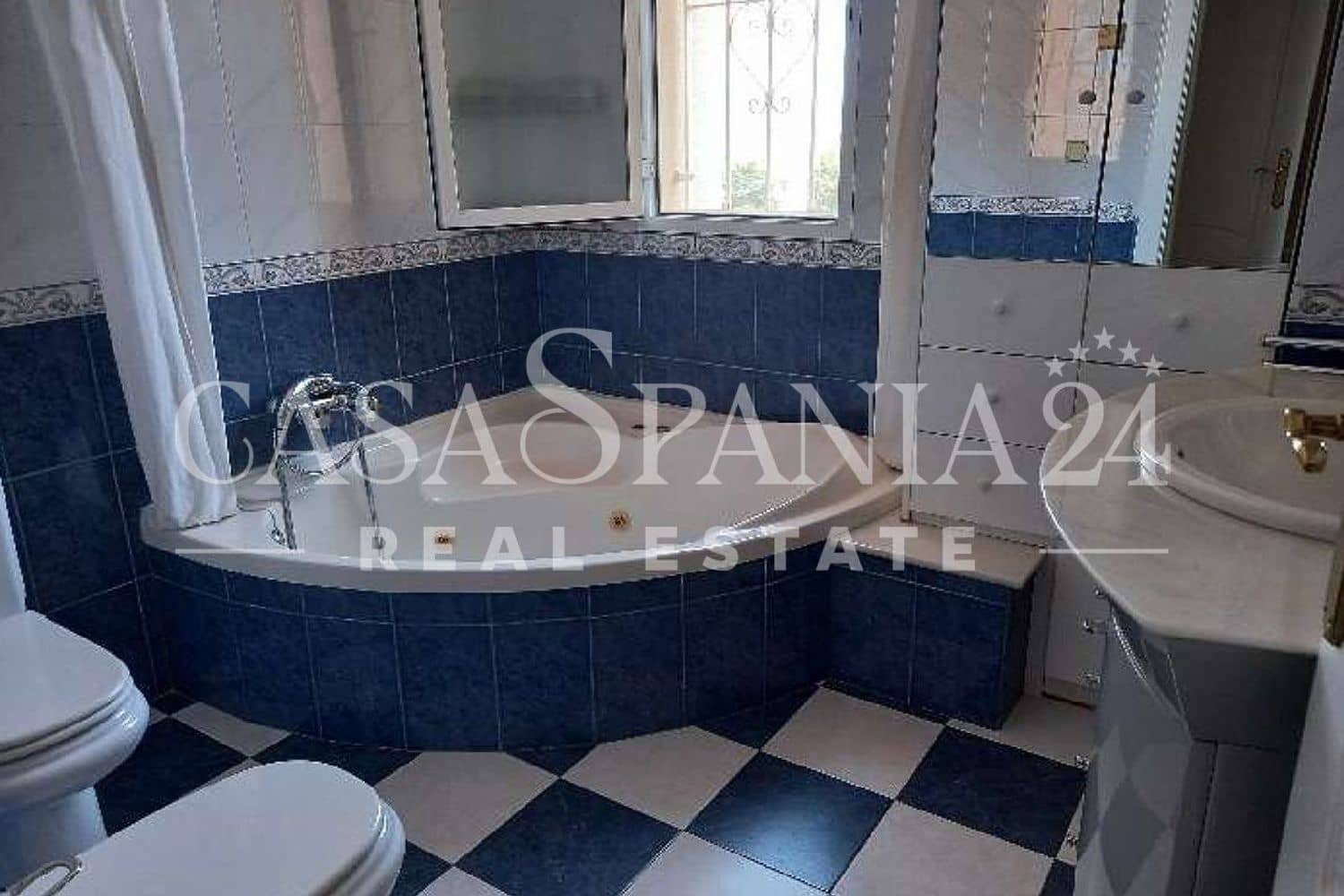 4 soveværelse Villa til salg i Albir med swimmingpool garage - € 665.000 (Ref: 9002273)