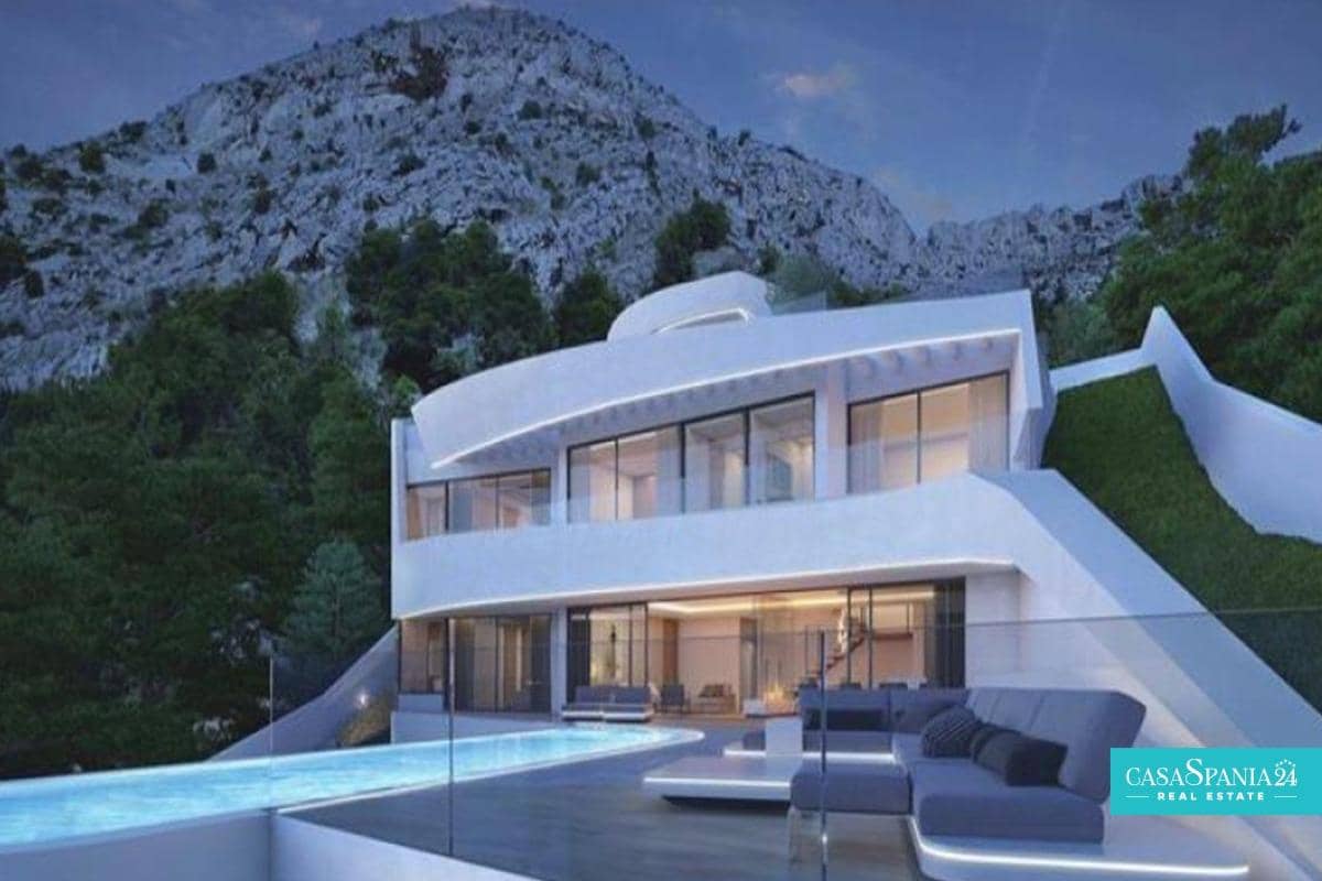 4 bedroom Villa for sale in Altea with pool garage - € 2,150,000 (Ref: 9002275)