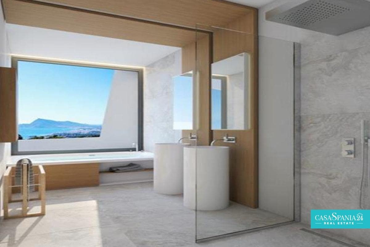 4 bedroom Villa for sale in Altea with pool garage - € 2,150,000 (Ref: 9002275)