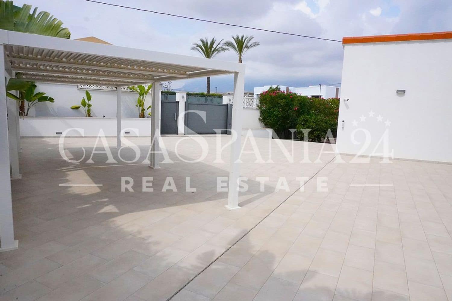 4 chambre Villa/Maison à vendre à Alfaz del Pi / L'Alfas del Pi avec piscine - 975 000 € (Ref: 9002285)