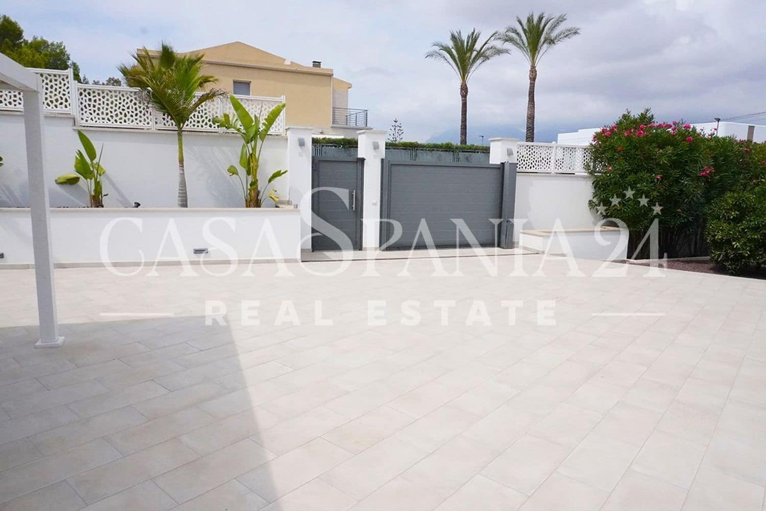 4 chambre Villa/Maison à vendre à Alfaz del Pi / L'Alfas del Pi avec piscine - 975 000 € (Ref: 9002285)