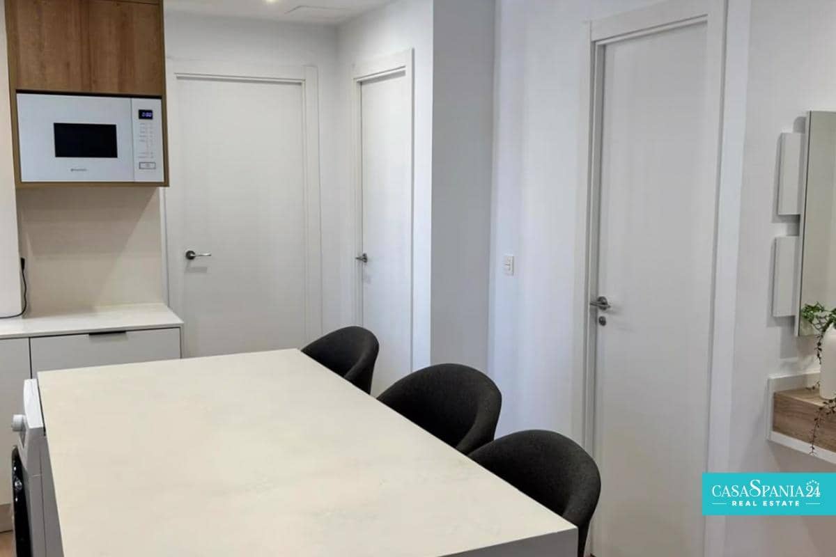 2 bedroom Apartment for sale in Benidorm - € 263,000 (Ref: 9002287)