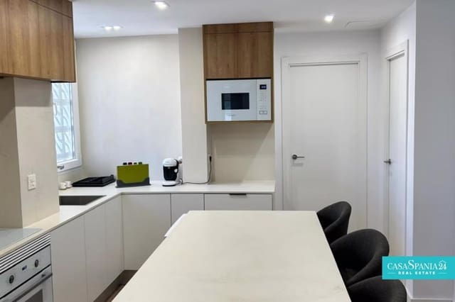 2 bedroom Apartment for sale in Playa Levante, Benidorm - € 263,000 (Ref: 9002287)