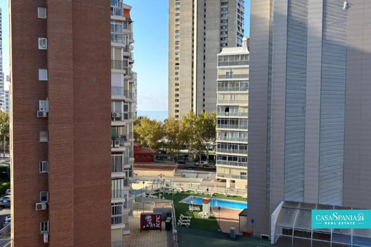 2 bedroom Apartment for sale in Benidorm - € 263,000 (Ref: 9002287)