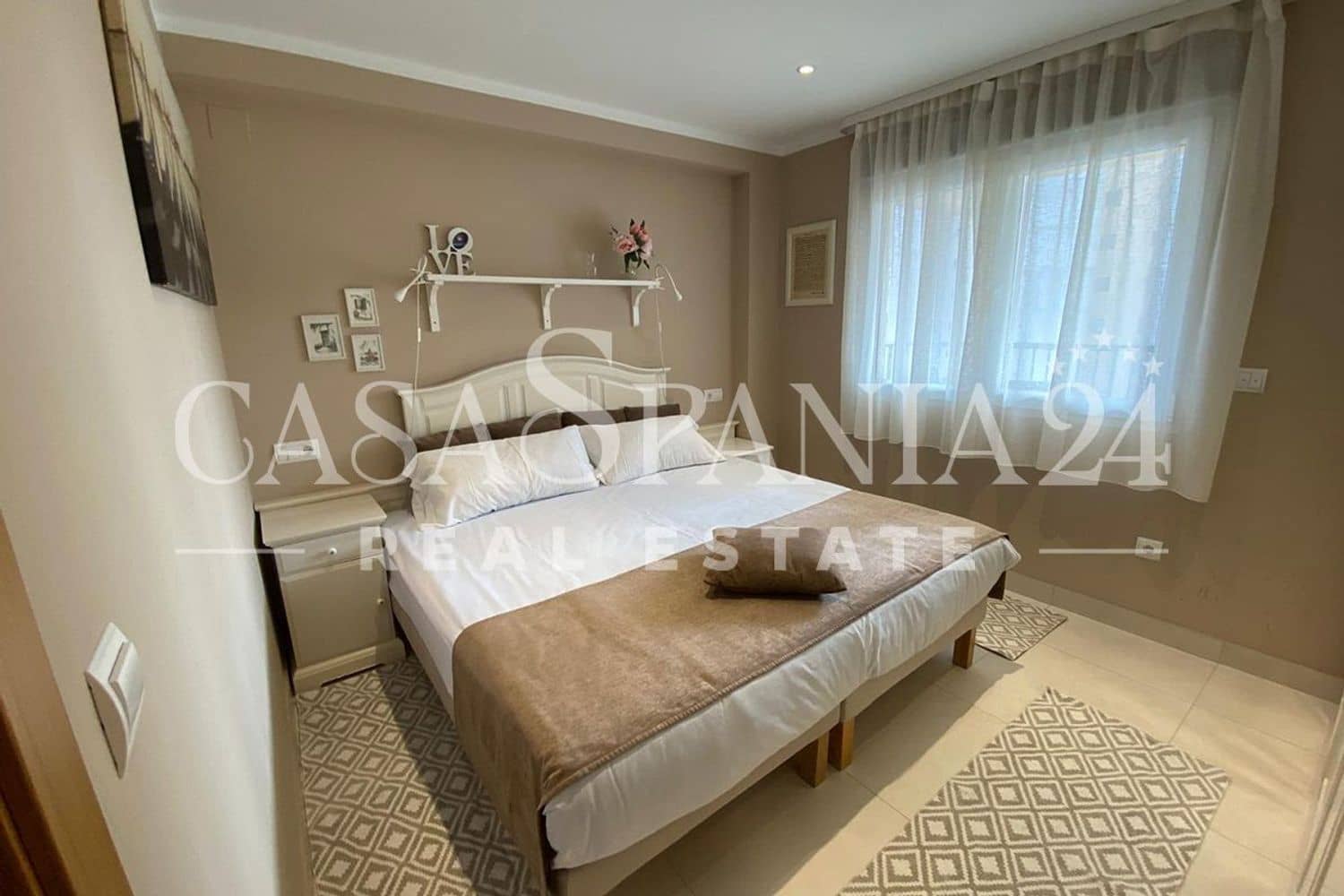 2 soveværelse Lejlighed til salg i Benidorm med swimmingpool garage - € 279.000 (Ref: 9005356)