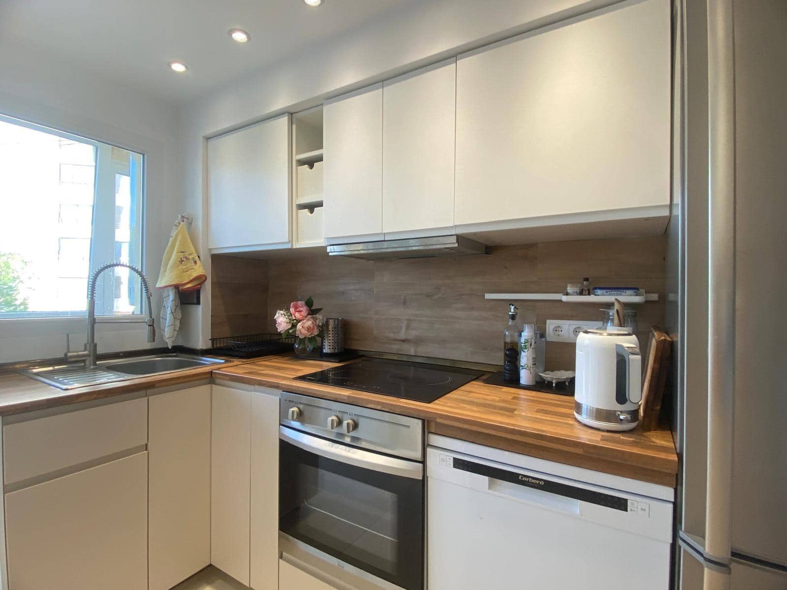 2 soverom Leilighet til salgs i Benidorm med svømmebasseng - € 274 000 (Ref: 9005356)