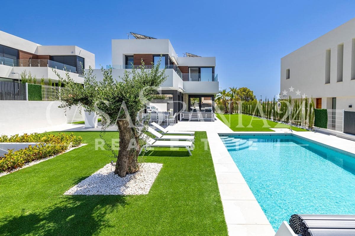 4 soverom Villa til salgs i Finestrat med svømmebasseng - € 1 090 000 (Ref: 9012298)