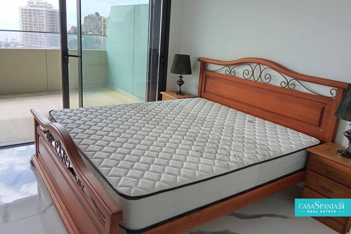 2 bedroom Apartment for sale in Benidorm with pool garage - € 519,000 (Ref: 9014555)