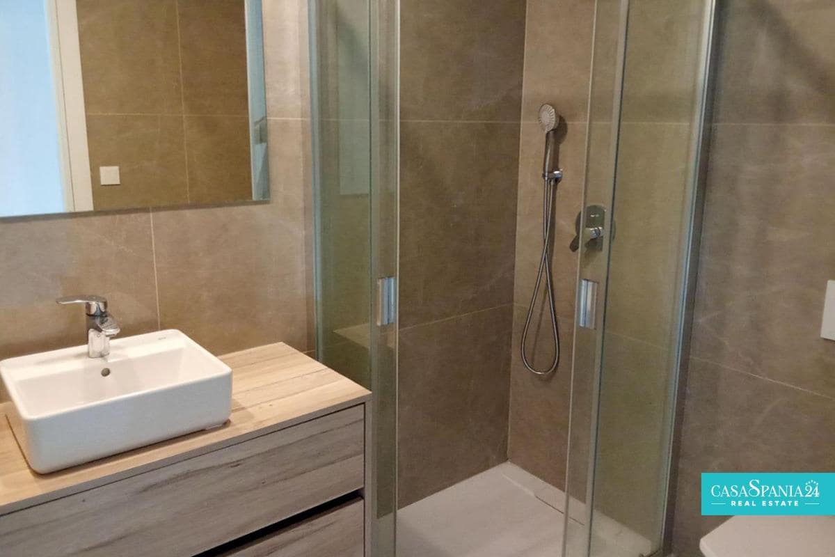 2 bedroom Apartment for sale in Benidorm with pool garage - € 519,000 (Ref: 9014555)