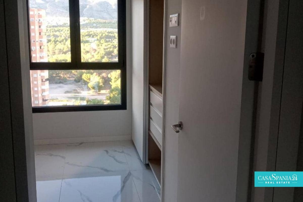 2 bedroom Apartment for sale in Benidorm with pool garage - € 519,000 (Ref: 9014555)