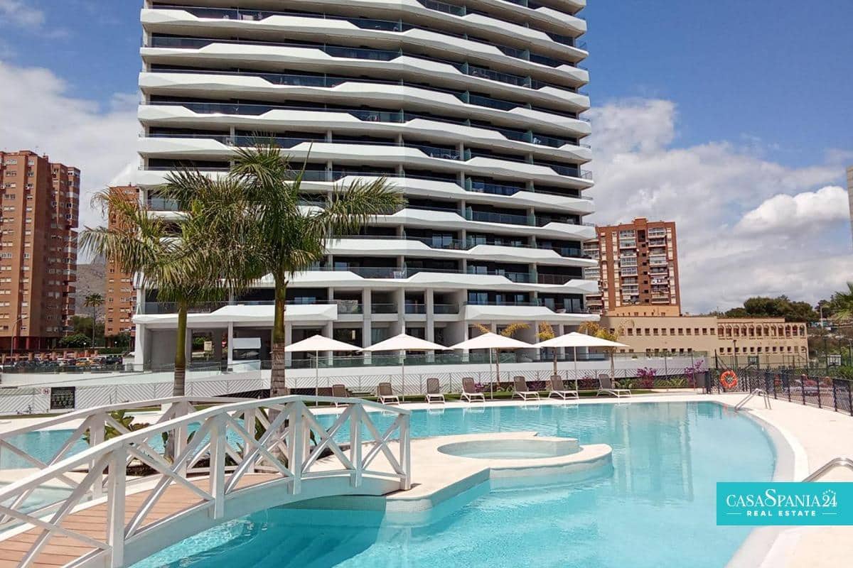 2 bedroom Apartment for sale in Benidorm with pool garage - € 519,000 (Ref: 9014555)